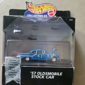 1998 HOT WHEELS ADULT COLLECTIBLES MULTI PIECE QUALITY '57 OLDS STOCK CAR PETTY